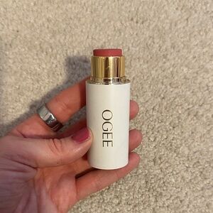 Ogee rose quartz blush stick